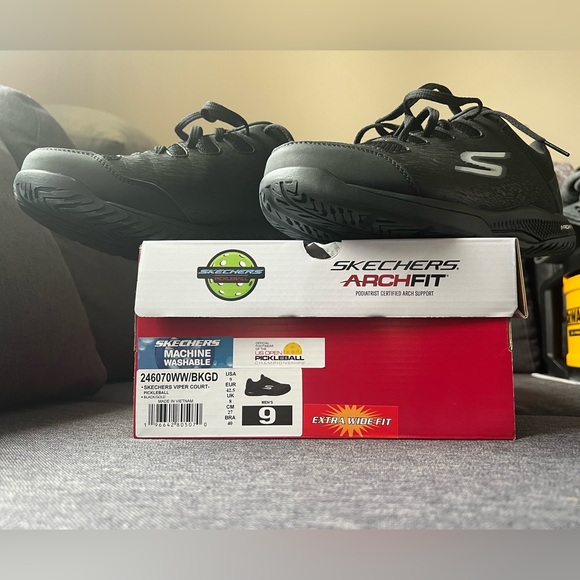 Men’s Skechers Viper Court Pickleball shoes (Size 9, Extra Wide) Black/Gold - Picture 3 of 4